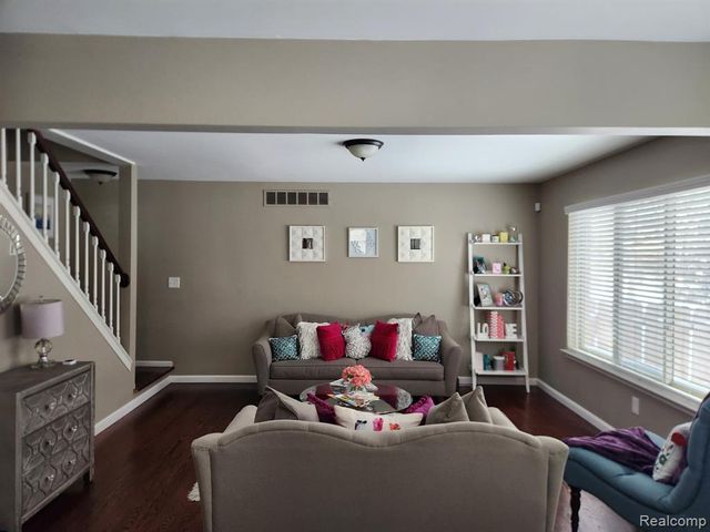 24105 Lathrup Boulevard, Southfield, MI 48075