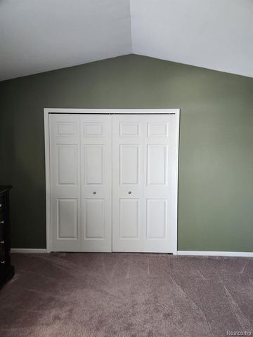 24105 Lathrup Boulevard, Southfield, MI 48075