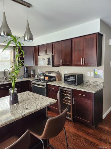 24105 Lathrup Boulevard, Southfield, MI 48075