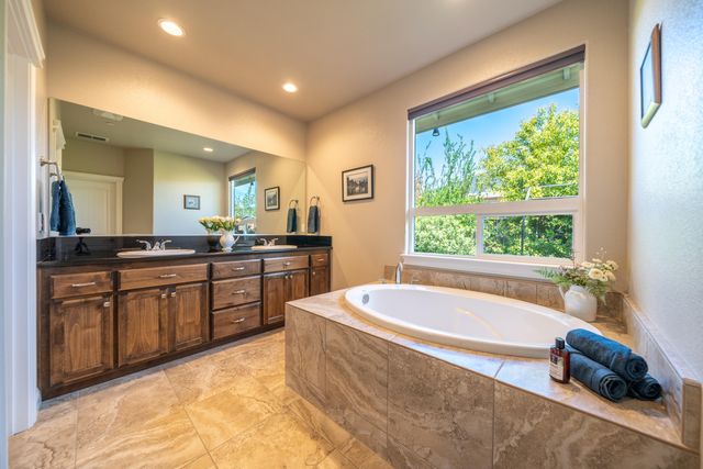 3415 Hotlam Road, Redding, CA 96002