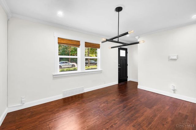 6923 Buckingham Place, Columbia Twp, OH 45227