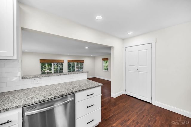 6923 Buckingham Place, Columbia Twp, OH 45227