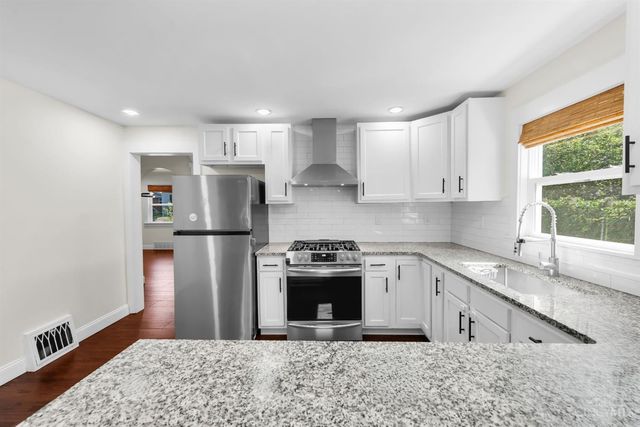 6923 Buckingham Place, Columbia Twp, OH 45227