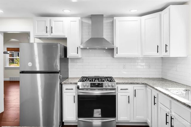 6923 Buckingham Place, Columbia Twp, OH 45227