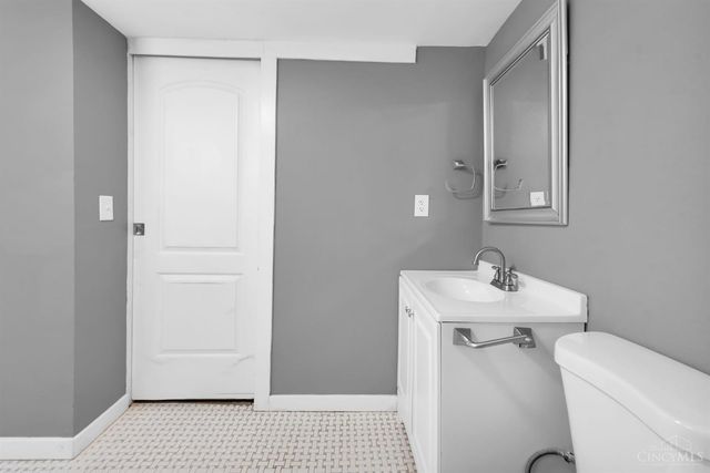 6923 Buckingham Place, Columbia Twp, OH 45227