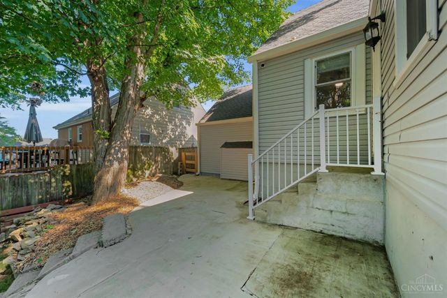 6923 Buckingham Place, Columbia Twp, OH 45227