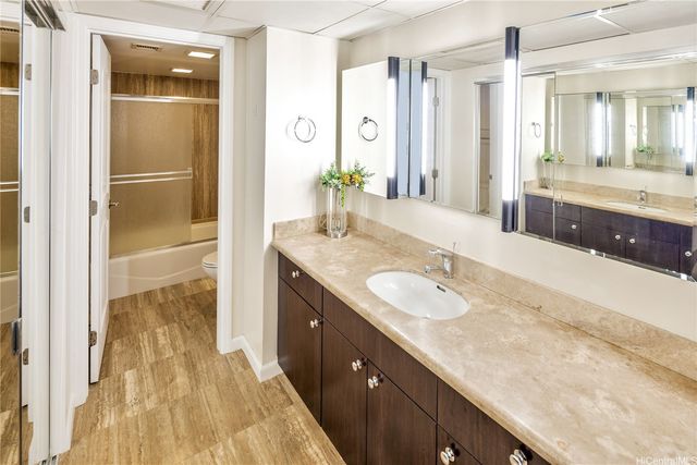 1600 Ala Moana Boulevard 3700, Honolulu, HI 96815