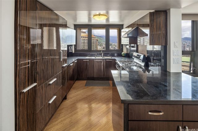 1600 Ala Moana Boulevard 3700, Honolulu, HI 96815