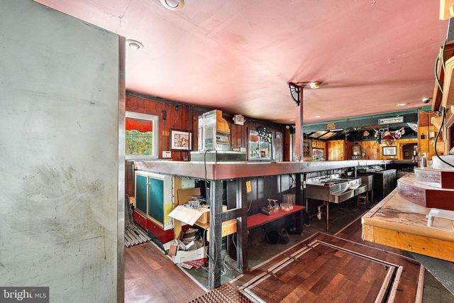 221 WHITE HORSE PIKE, Waterford Works, NJ 08089