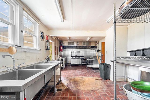 221 WHITE HORSE PIKE, Waterford Works, NJ 08089