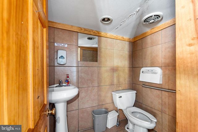 221 WHITE HORSE PIKE, Waterford Works, NJ 08089