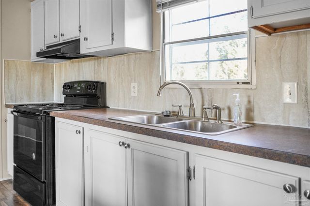 3342 Lewis Rd, Milton, FL 32570