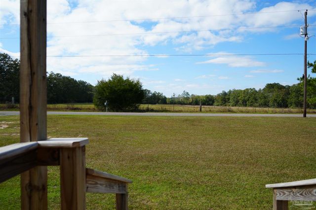 3342 Lewis Rd, Milton, FL 32570