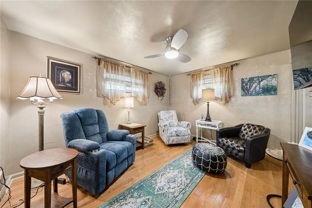 803 Killarney Drive, Castle Shannon, PA 15234
