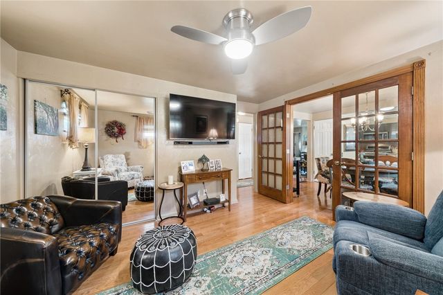 803 Killarney Drive, Castle Shannon, PA 15234