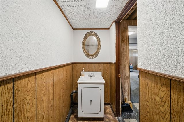 803 Killarney Drive, Castle Shannon, PA 15234
