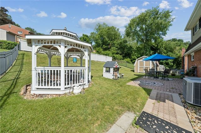 803 Killarney Drive, Castle Shannon, PA 15234