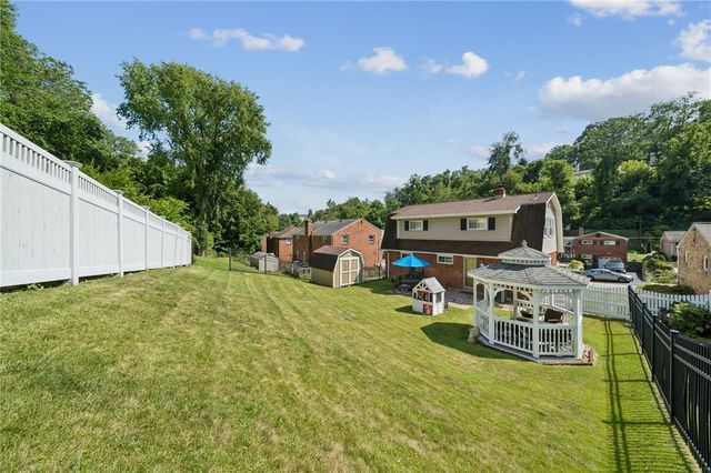 803 Killarney Drive, Castle Shannon, PA 15234