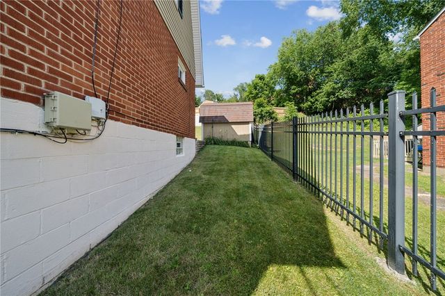 803 Killarney Drive, Castle Shannon, PA 15234