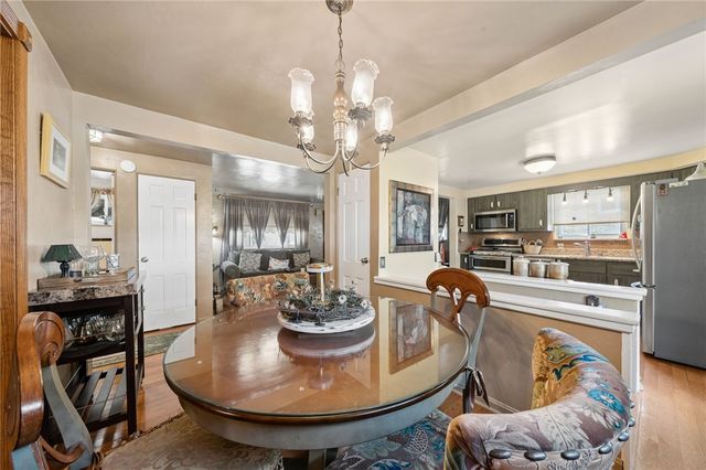 803 Killarney Drive, Castle Shannon, PA 15234