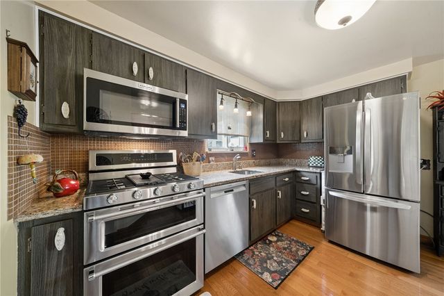 803 Killarney Drive, Castle Shannon, PA 15234