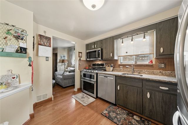 803 Killarney Drive, Castle Shannon, PA 15234