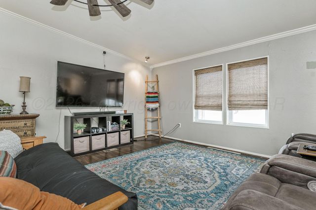 24900 Hix Drive, Canyon, TX 79015