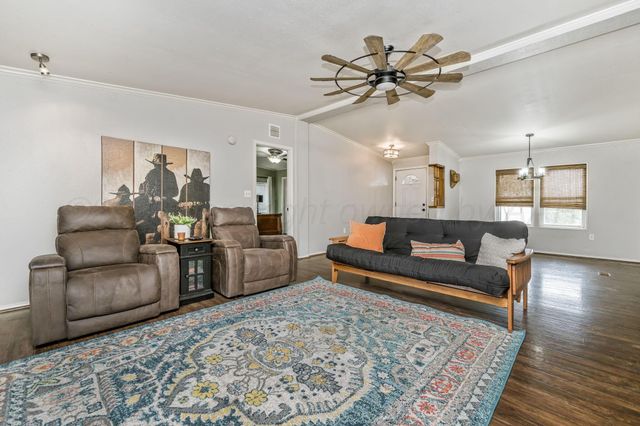 24900 Hix Drive, Canyon, TX 79015