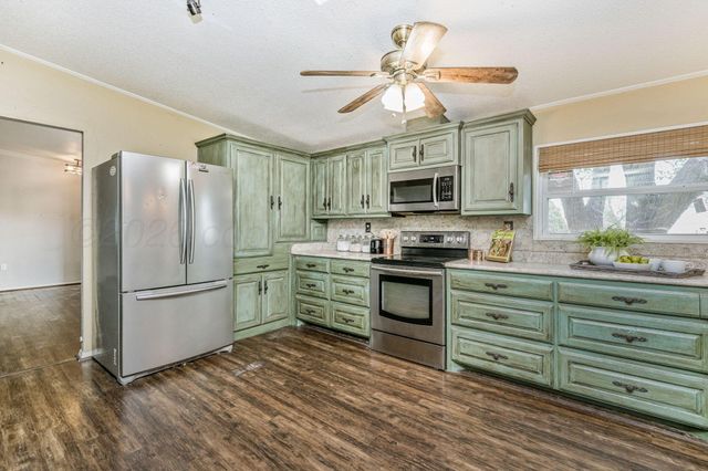 24900 Hix Drive, Canyon, TX 79015