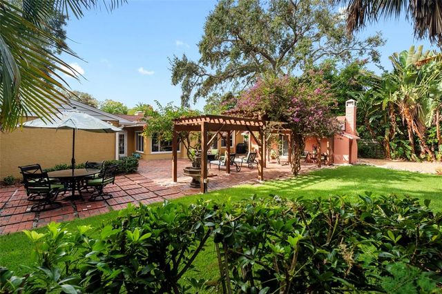1713 NORTH DRIVE, Sarasota, FL 34239