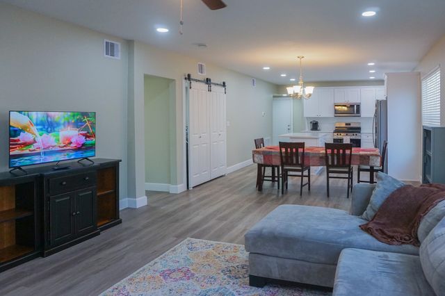 3703 Market Street 1, Houston, TX 77020