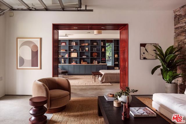 8882 Lookout Mountain Avenue, Los Angeles, CA 90046