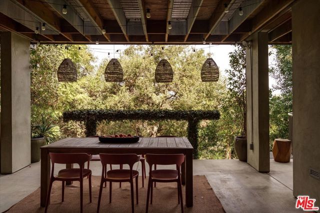 8882 Lookout Mountain Avenue, Los Angeles, CA 90046