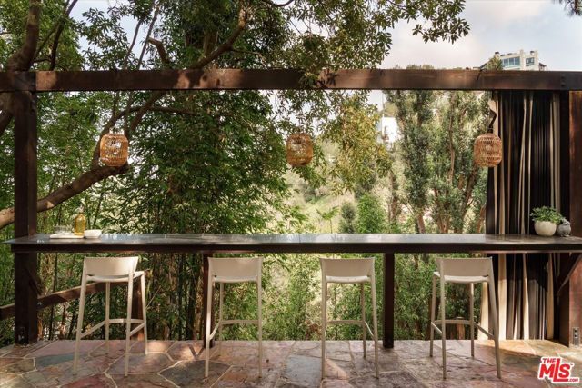 8882 Lookout Mountain Avenue, Los Angeles, CA 90046