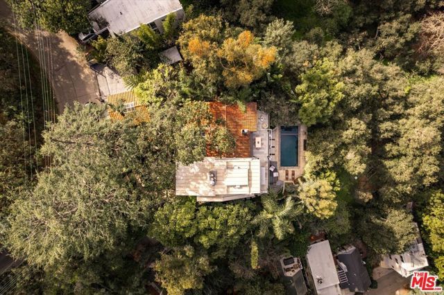 8882 Lookout Mountain Avenue, Los Angeles, CA 90046