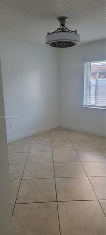 5861 NW 201st Ln, Hialeah, FL 33015