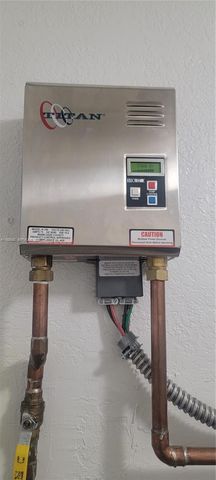 5861 NW 201st Ln, Hialeah, FL 33015