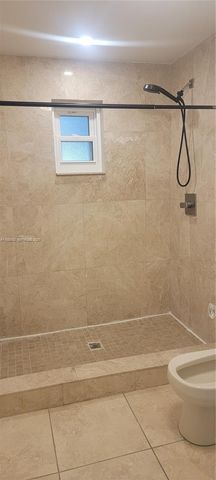 5861 NW 201st Ln, Hialeah, FL 33015