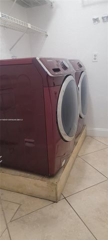 5861 NW 201st Ln, Hialeah, FL 33015