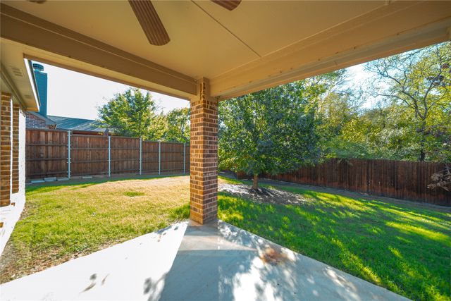 552 Indian Hill Drive, Oak Point, TX 75068
