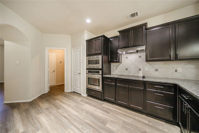 552 Indian Hill Drive, Oak Point, TX 75068