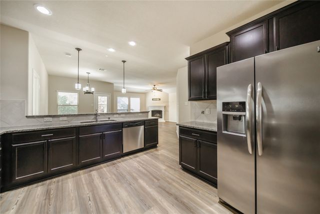 552 Indian Hill Drive, Oak Point, TX 75068