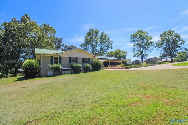 60 Holbrooks Street, Crossville, AL 35962