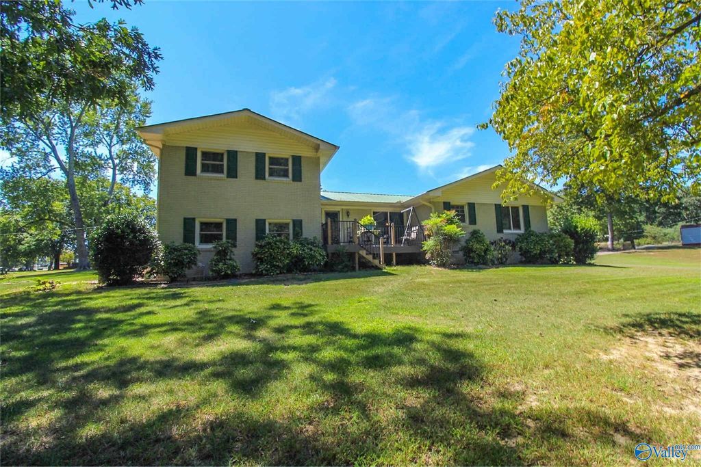 60 Holbrooks Street, Crossville, AL 35962