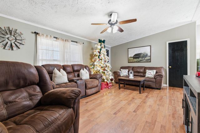 1161 E MAIN ST, Stanley, VA 22851