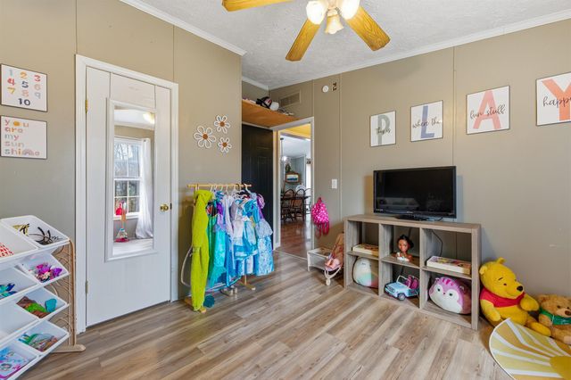 1161 E MAIN ST, Stanley, VA 22851