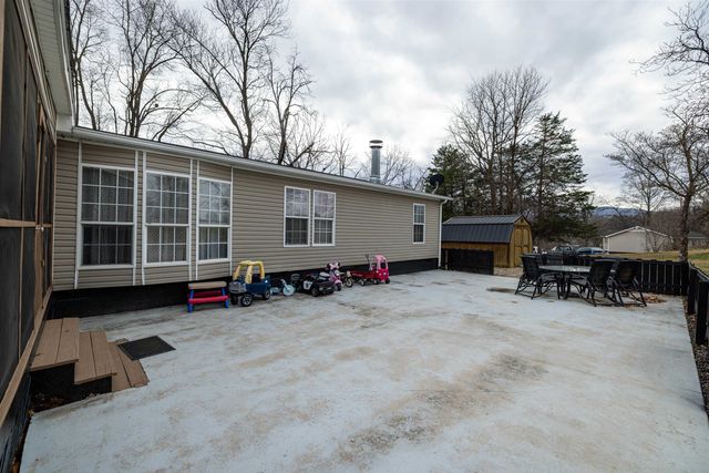 1161 E MAIN ST, Stanley, VA 22851