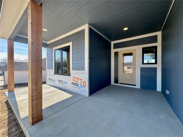 12770 NW Larkspur Lane, Platte City, MO 64079