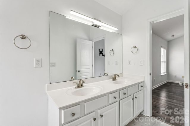 1532 Bitter Creek Drive, Charlotte, NC 28214