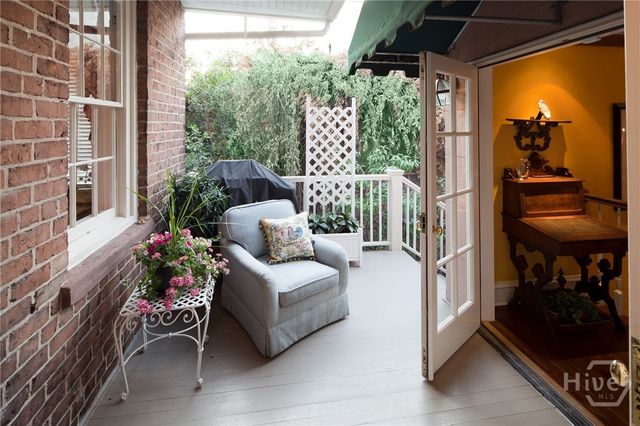 11 W Jones Street, Savannah, GA 31401